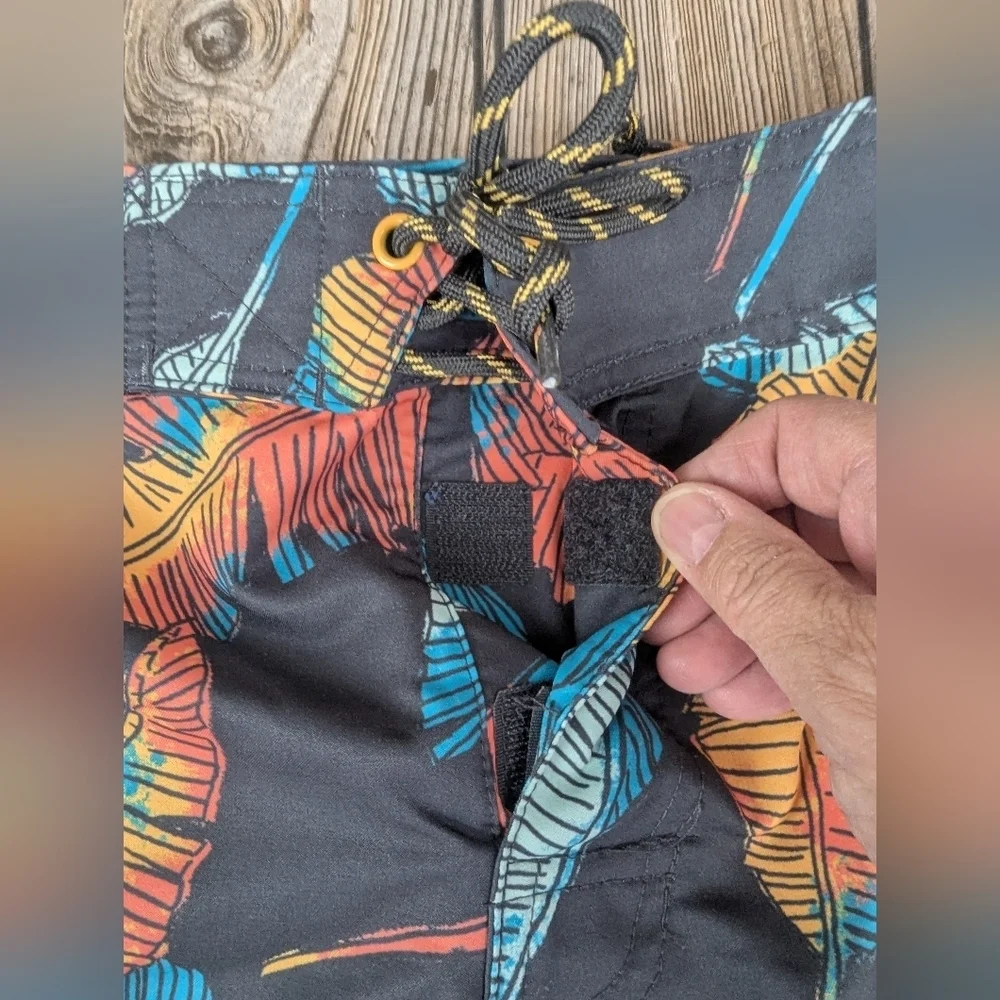UV Skinz UPF 50+ Swim Trunks Size 38